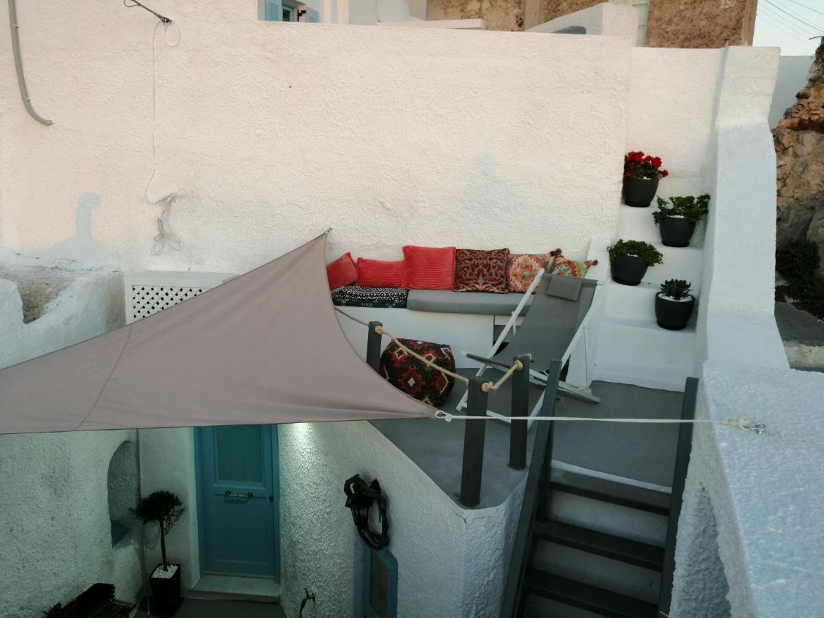 Santorinian Lava House Villa Pýrgos Esterno foto