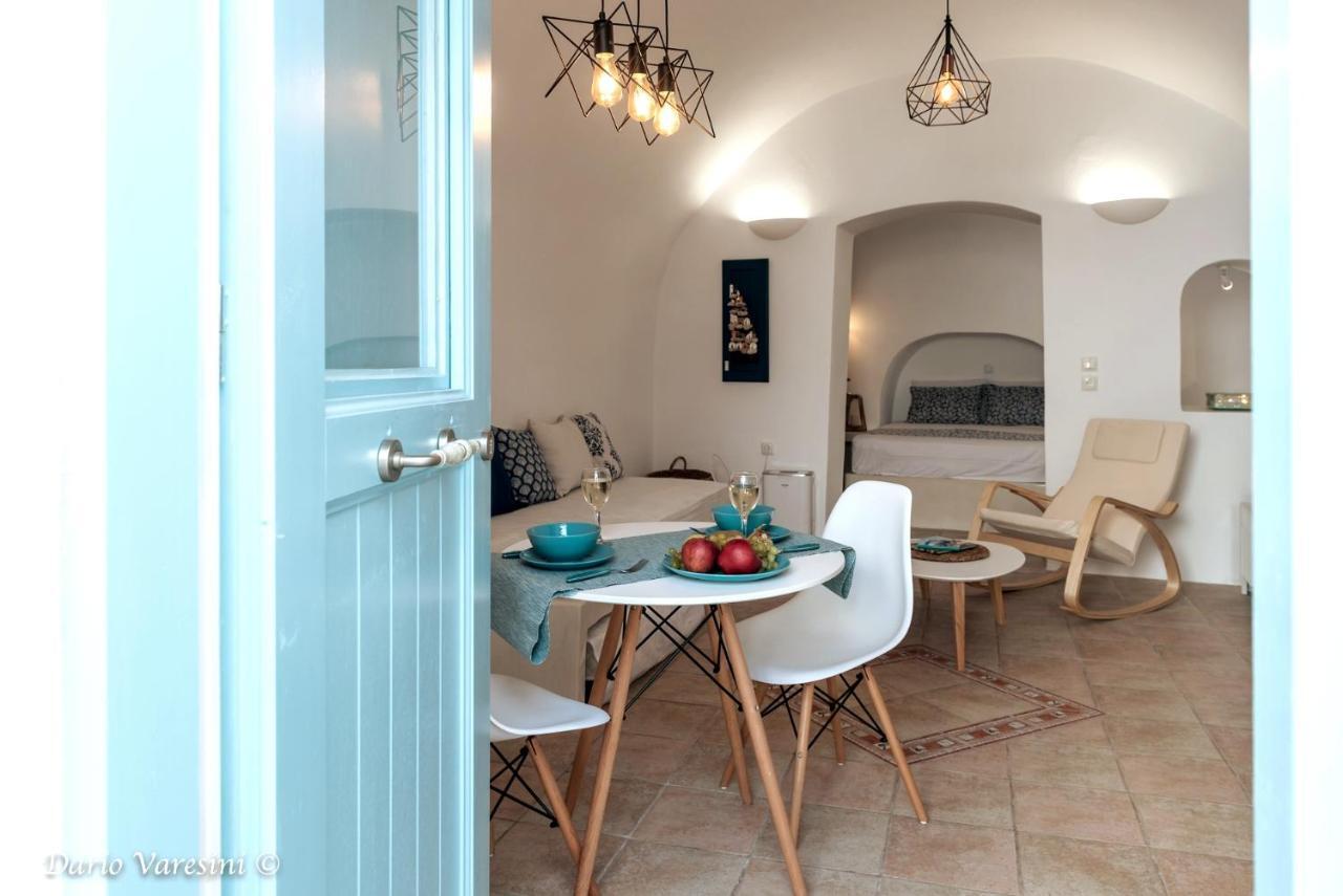 Santorinian Lava House Villa Pýrgos Esterno foto