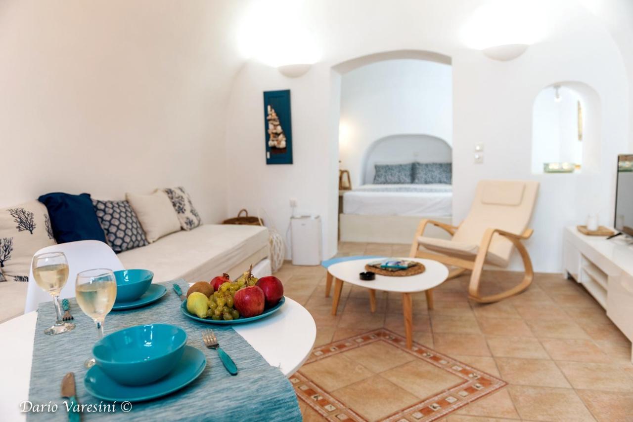 Santorinian Lava House Villa Pýrgos Esterno foto
