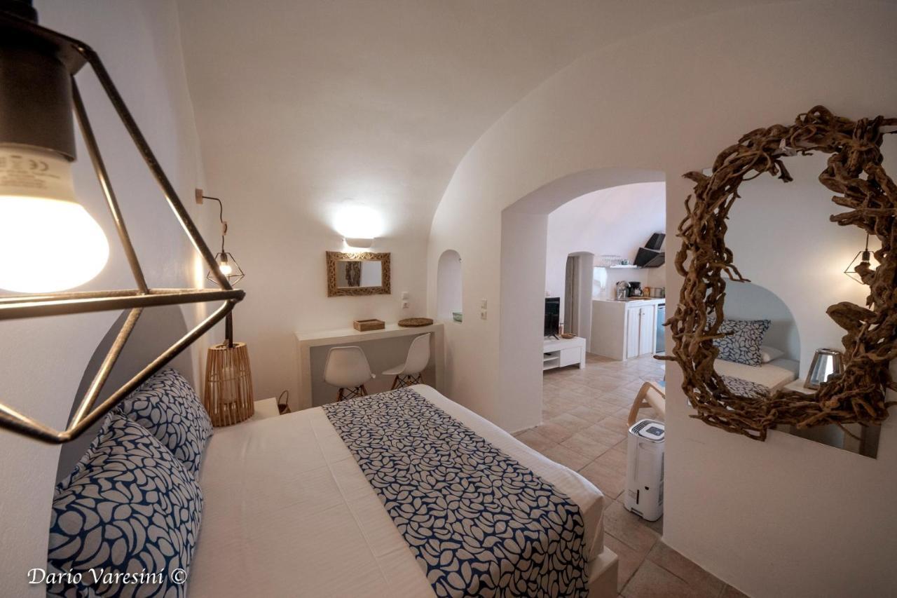 Santorinian Lava House Villa Pýrgos Esterno foto