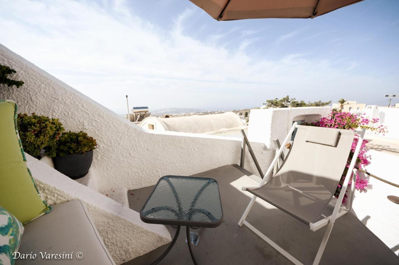 Santorinian Lava House Villa Pýrgos Esterno foto