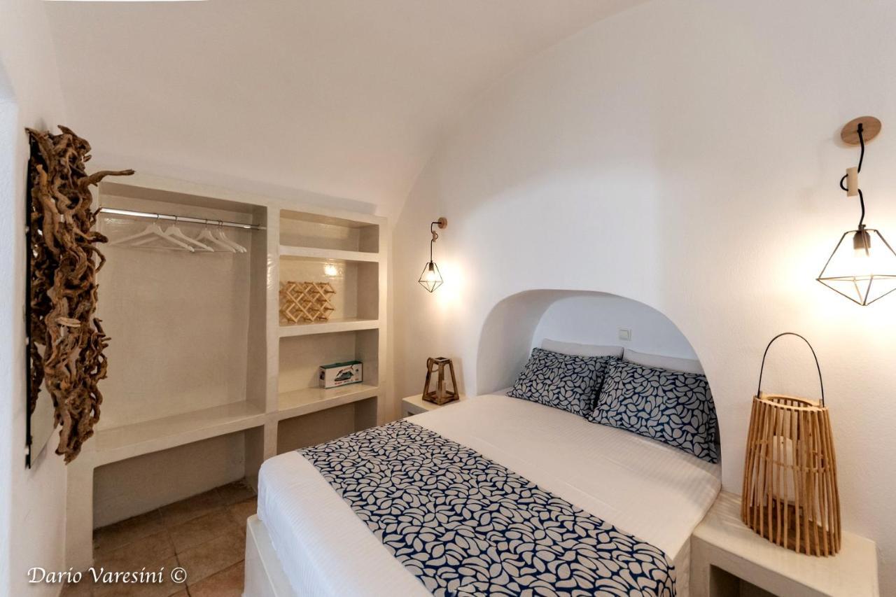 Santorinian Lava House Villa Pýrgos Esterno foto