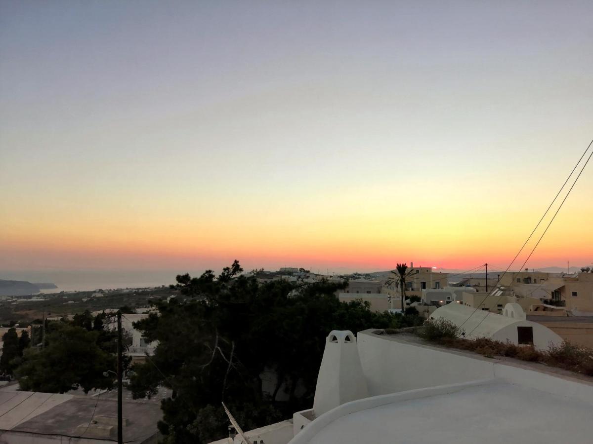 Santorinian Lava House Villa Pýrgos Esterno foto